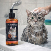 Shampoo para Gatos TurboPet 250ml con avena y nanocobre, limpia a profundidad, elimina patógenos y deja un aroma duradero a almendra.