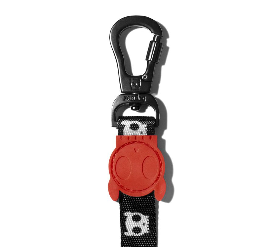 Correa ZeeDog Skull 2.0 Leash: Robusta y segura para paseos diarios. 🐾 Con THE SUPER HOOK giratorio y material de poliéster teteron duradero. Diseño elegante y cómodo.