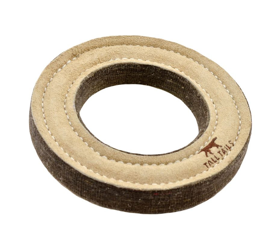 Juguete Anillo de Cuero Natural y Lana 🐾, perfecto para juegos de tirar y buscar en perros medianos y grandes. Natural, seguro y resistente.