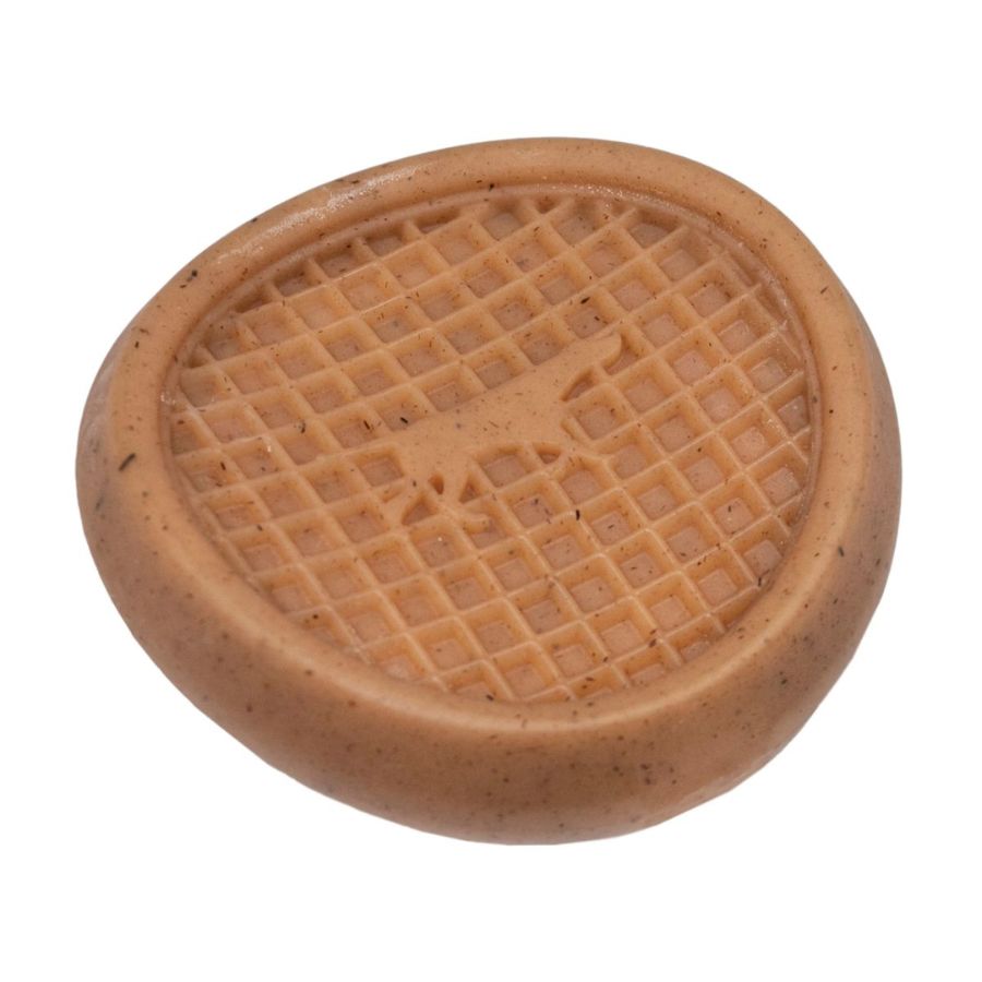 Juguete Waffle Masticable Sabor Tocino 🐾, duradero y divertido con aroma a tocino, ideal para masticar y jugar con snacks. Apto para perros activos.