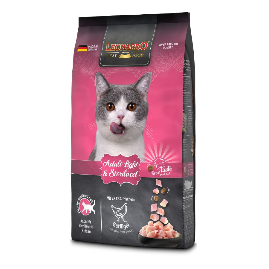 Leonardo Adulto Light 7.5kg 🐱🍃, ideal para gatos con sobrepeso o esterilizados. Bajo en calorías, rico en proteínas, con krill y semillas de chía para salud y forma física.