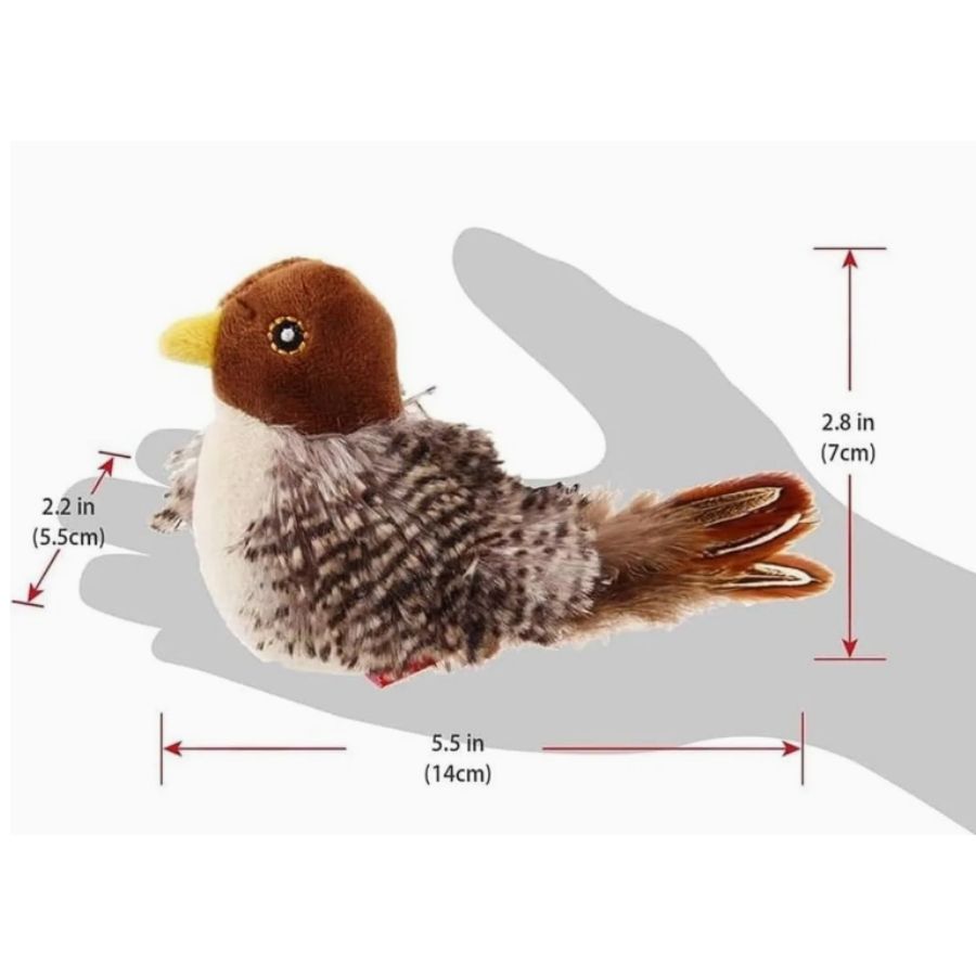 Medidas del Peluche Gorrión con Sonido: 14 cm de largo, 7 cm de alto y 5,5 cm de ancho, comparado con una mano