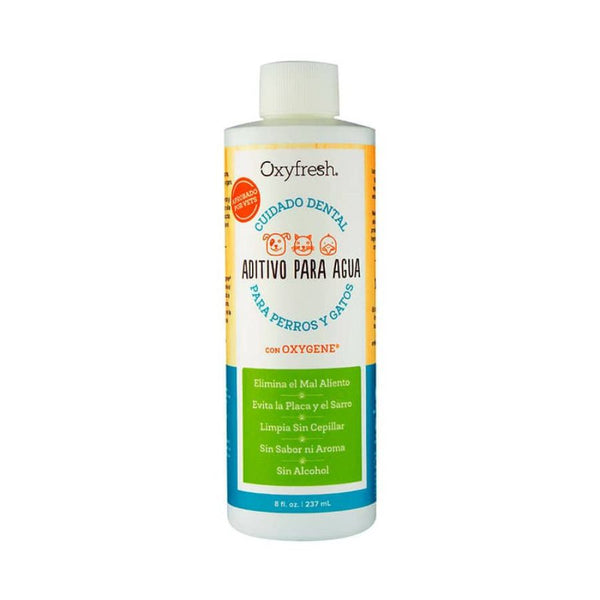 Oxyfresh Aditivo para el Agua elimina el mal aliento, previene el sarro y protege las encías, con una fórmula insípida ideal para perros y gatos.