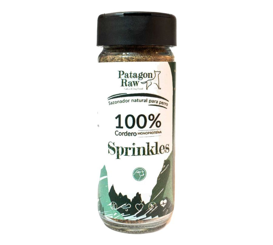Patagon Raw Sprinkles Sabor Cordero, un sazonador natural y libre de granos para perros. Perfecto para complementar su dieta y añadir sabor. 🐶🌟