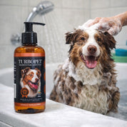Shampoo para Perros TurboPet 250 ml con avena y nanocobre, elimina patógenos, limpia profundamente y deja un suave aroma a almendra.