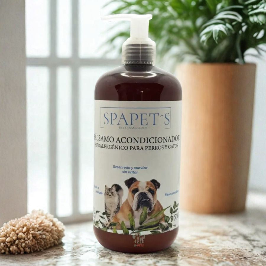 SpaPets Bálsamo Acondicionador Hipoalergénico para pieles sensibles, con avena y aloe vera. Suaviza, calma y desenreda sin irritar.