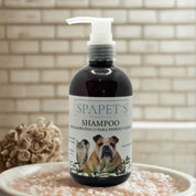 SpaPets Shampoo Hipoalergénico 500ml limpia suavemente, calma la piel sensible y deja el pelaje suave y brillante. Ideal para uso frecuente en perros y gatos.