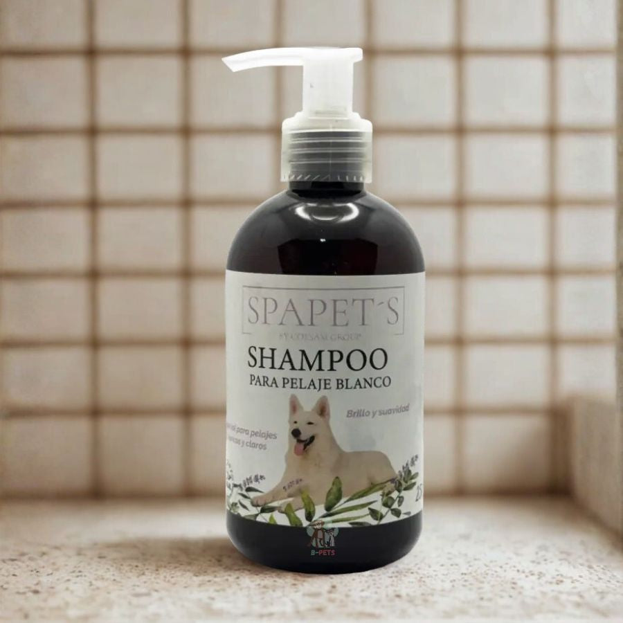 SpaPets Shampoo para Perros con Pelaje Blanco ilumina, limpia y elimina tonos amarillentos. Ideal para pelajes blancos o claros. Fragancia suave de lavanda.