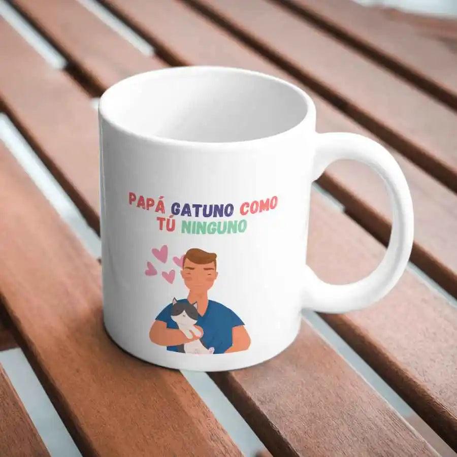 Taza personalizada con diseño exclusivo para papás que aman los gatos

