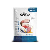 Dibaq Sense Bocaditos en Salsa Pollo con Sardinas, alimento húmedo natural, rico en proteínas, sin cereales y con beneficios digestivos y urinarios para gatos esterilizados.