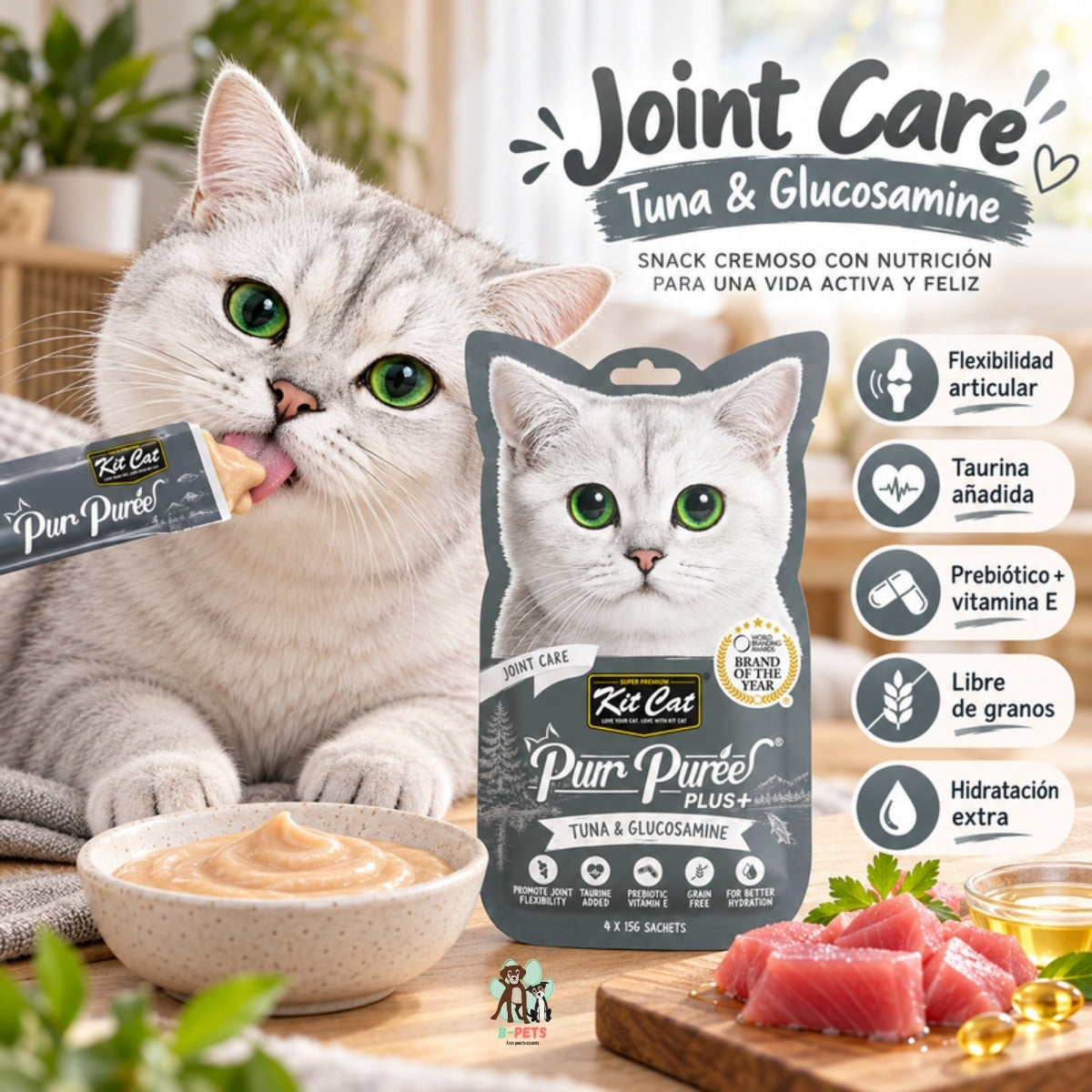 Gato lamiendo un sachet de Kit Cat Purr Puree Plus Joint Care Atún junto al empaque, un plato de puré y trozos de atún