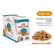 Trozos en salsa de los sobres del pack Royal Canin Ageing 15+, textura fácil de comer para gatos mayores