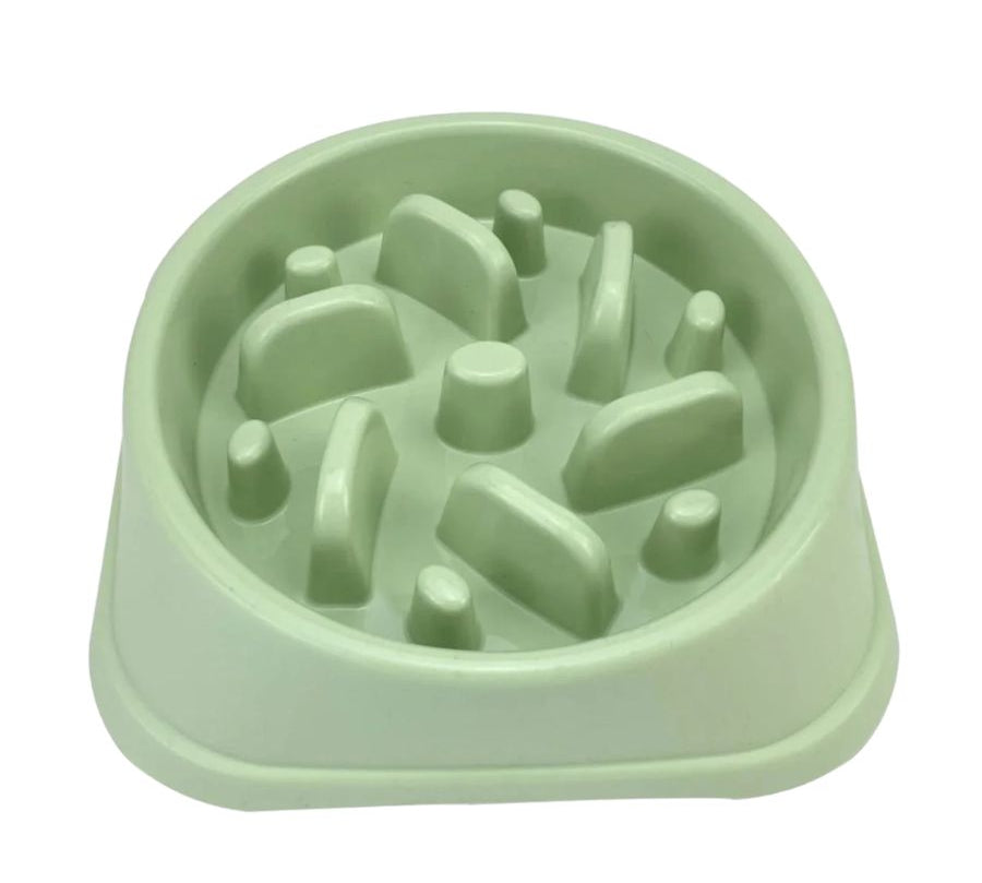 Plato de Alimentación Lenta, promueve una comida saludable y previene problemas digestivos en tu mascota. Diseño antideslizante, duradero y fácil de limpiar.