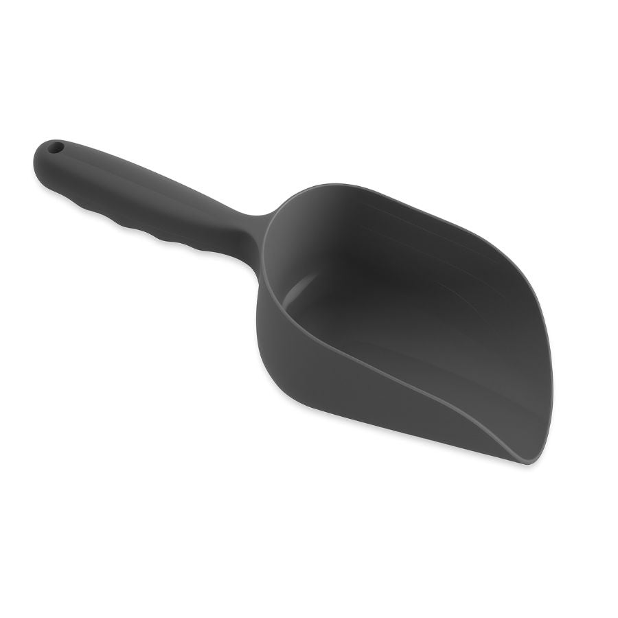 Pala Mango Corto Negra 🖤 ideal para dosificar alimentos o arena. Plástica, resistente y de fácil uso. Tamaño compacto de 28x11x8 cm.